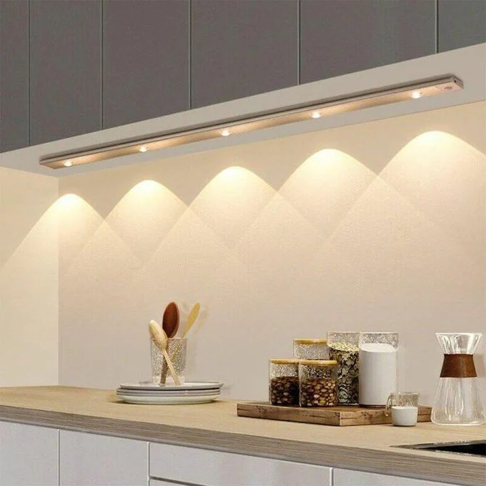 Lampe LED à détecteur de mouvement avec 5 ampoules sans fil rechargeable