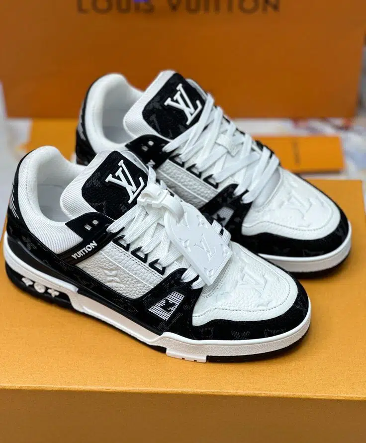 Louis Vuitton Sneaker – Noir / Blanc