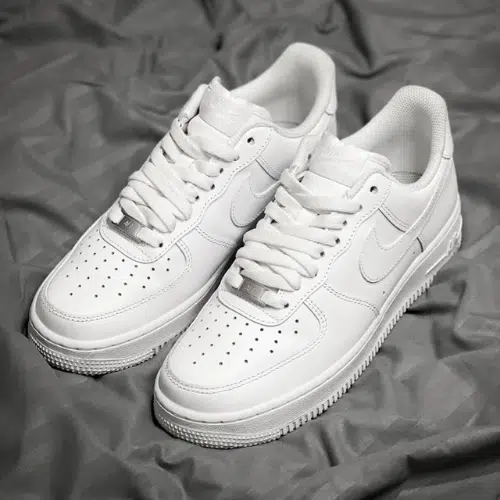 Nike Air Force 1 – Triple White / Triple Black