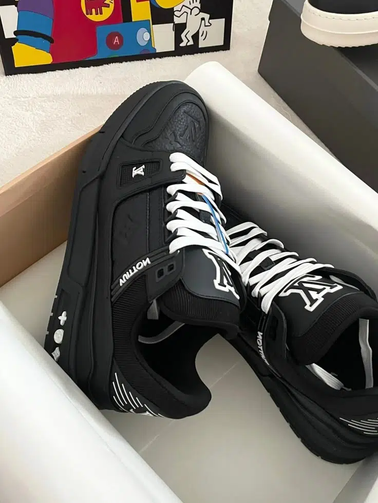 Louis Vuitton Sneaker – Noir / Blanc