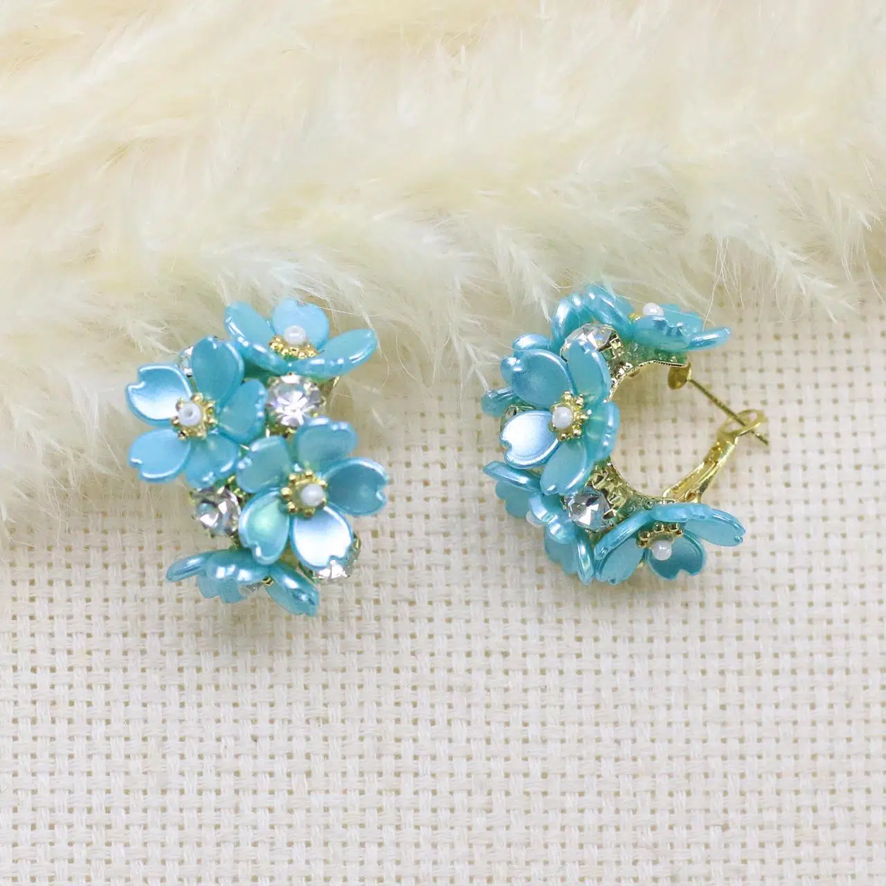 boucles fleurs bleu