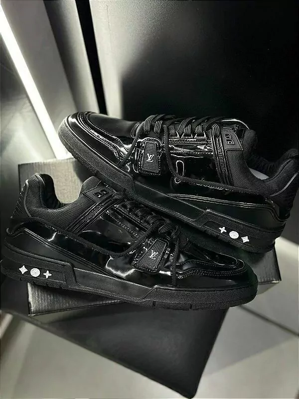 Luis Vuitton black