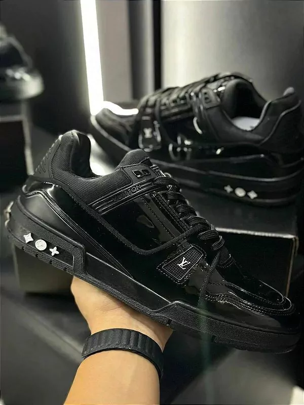 Luis Vuitton black