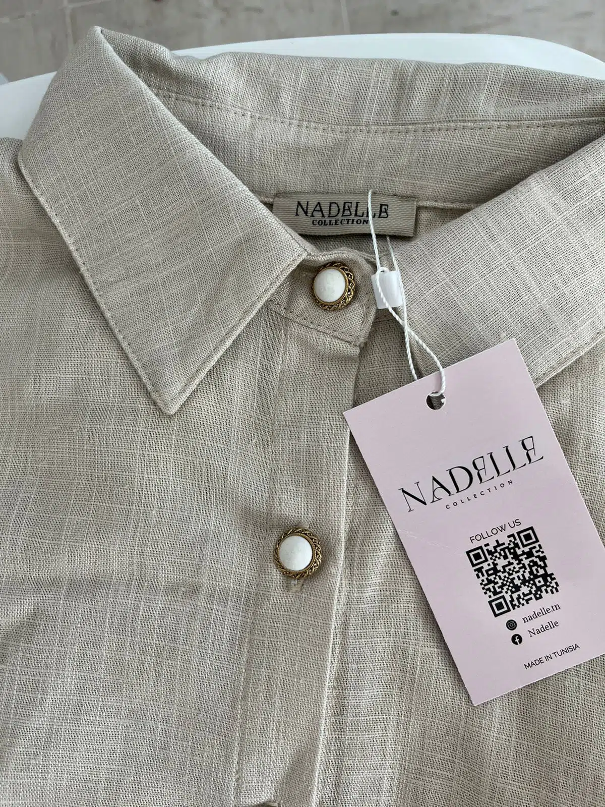 Ensemble femme en lin beige naturel  – chemise manches longues et pantalon large – WhatsApp Image 2025-06-14 à 15