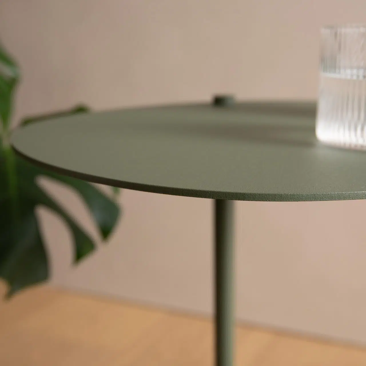 Table D’appoint En Metal Vert Olive