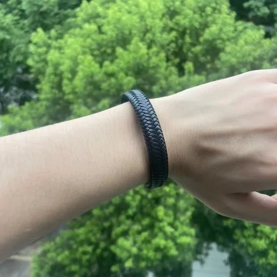 Bracelet tressé pour Homme en Cuir avec fermeture métallique - Noir